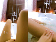 Lolli-Popa  bathtub nudity with moneyslot present