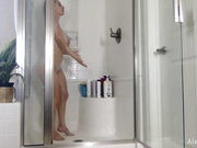 Alexa Pearl Shower Twerk