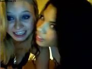 2 hot frienda share a cock on webcam